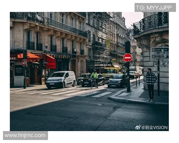 西涅诅咒事件持续发酵，数十名牺牲者巴黎街头游行哀悼